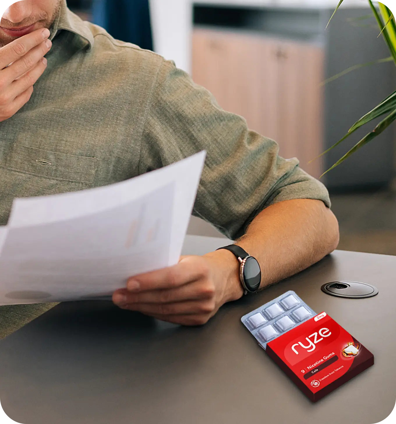 Hand holding Ryze gum